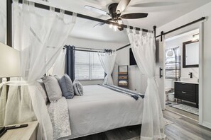 3 bedrooms, desk, iron/ironing board, travel cot