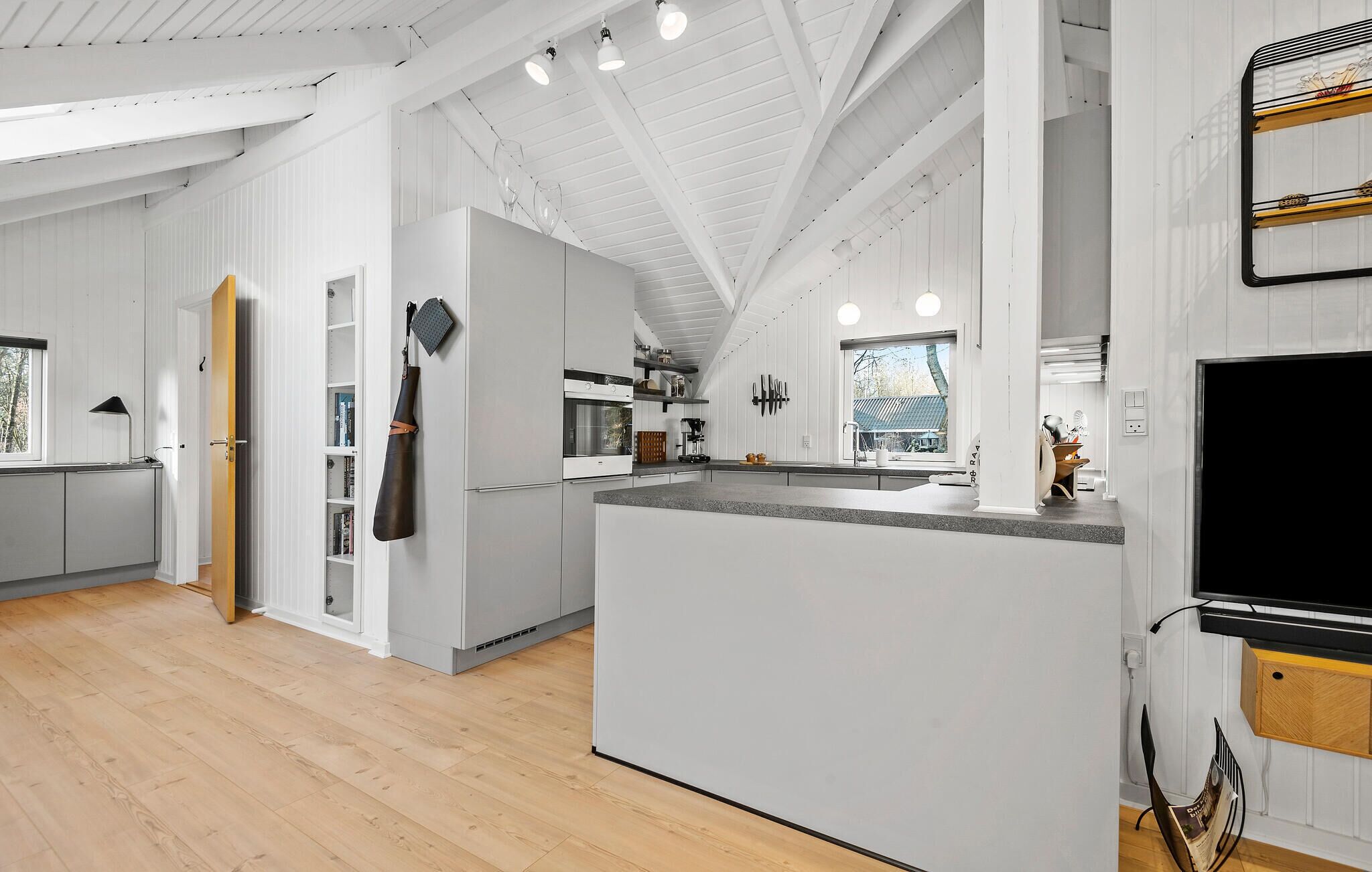 Fridge, stovetop, dishwasher, coffee/tea maker