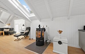 Interior - 3 bedroom amazing home in Ansager (Ansager)