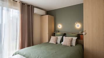 2 bedrooms, iron/ironing board, free WiFi, bed sheets