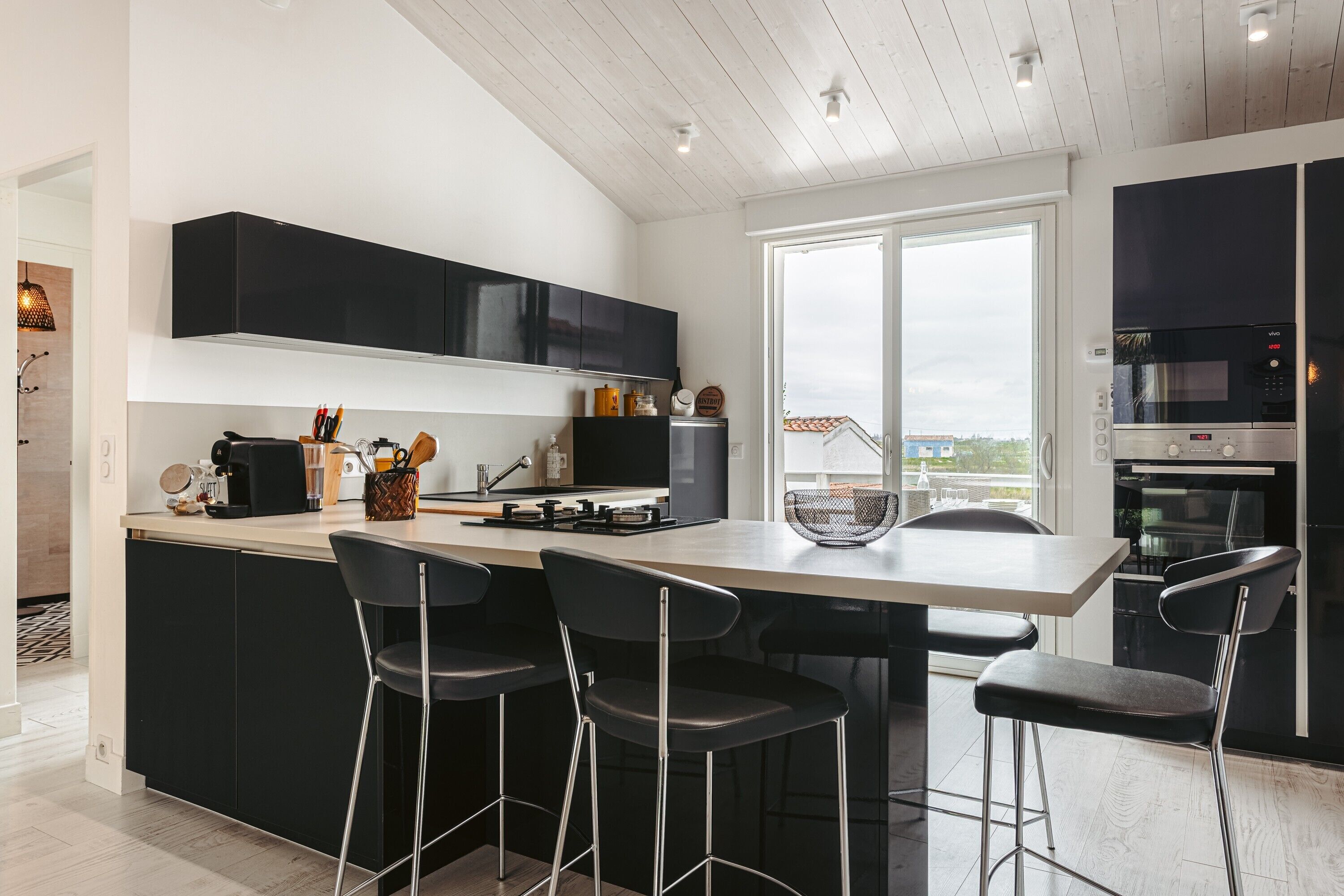 Refrigerador, microondas, horno, placa de cocina