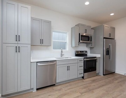 Cozy 1-bedroom newly built - PERFECT LOCATION for you to enjoy ALL of Oxford!