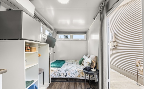 1 chambre, fer et planche à repasser, Wi-Fi gratuit, draps fournis