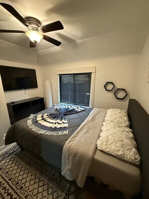 4 chambres, fer et planche à repasser, Wi-Fi gratuit, draps fournis
