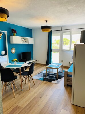 Dining - 🎾 Beautiful apartment in luxury residence in Port with swimming pool and tennis 🎾 (Saint-Cyprien)