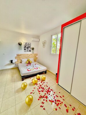 2 bedrooms, iron/ironing board, free WiFi, bed sheets