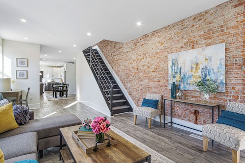 Charming 2-bedroom house with WiFi, AC in marvelous Wilmington