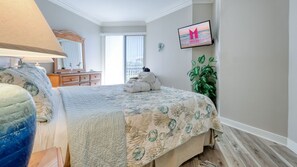 2 Schlafzimmer, Schreibtisch, Bügeleisen/Bügelbrett, Reisekinderbett