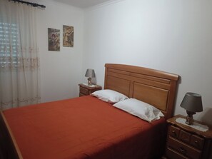2 chambres, fer et planche Ă repasser, Wi-Fi, draps fournis