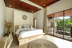 Basic Villa, River View | Desk, laptop workspace, free WiFi - Villa Celagi (Ubud)