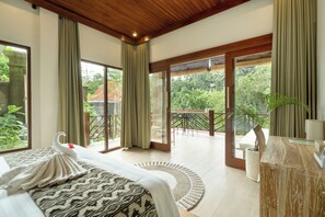 Comfort Villa, River View | Desk, laptop workspace, free WiFi - Villa Celagi (Ubud)