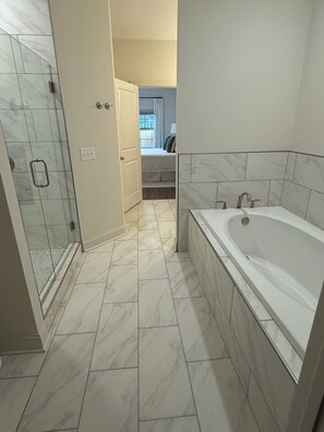Handtücher, Toilettenpapier