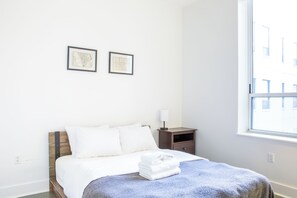 1 bedroom, in-room safe, iron/ironing board, free WiFi - Chic 1-bedroom condo with WiFi, AC in vibrant New York (New York)
