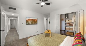 3 Schlafzimmer, Schreibtisch, Bügeleisen/Bügelbrett, WLAN