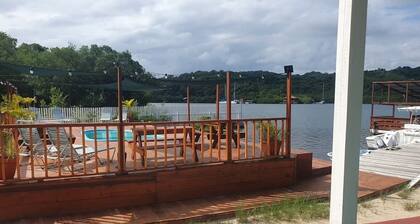 Charming 1-bedroom apartment with Starlink WiFi, AC, in lovely Calabash Bight