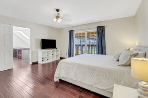 5 bedrooms, iron/ironing board, free WiFi, bed sheets
