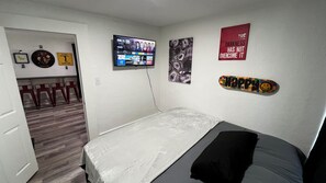 2 dormitorios, tabla de planchar con plancha, wifi y ropa de cama