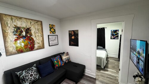 Cozy 2-bedroom apartment, Downtown Orlando with WiFi, AC and King size Bed