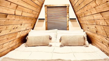 1 bedroom, desk, free WiFi, bed sheets