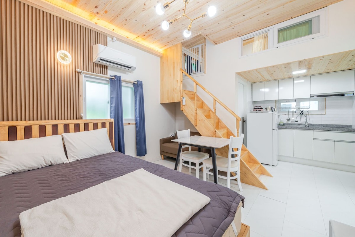 Phòng cơ bản, 1 phòng ngủ (New Wing 1 ( Pet/ Yard/ Private BBQ)) | 1 phòng ngủ, truy cập Internet không dây miễn phí 