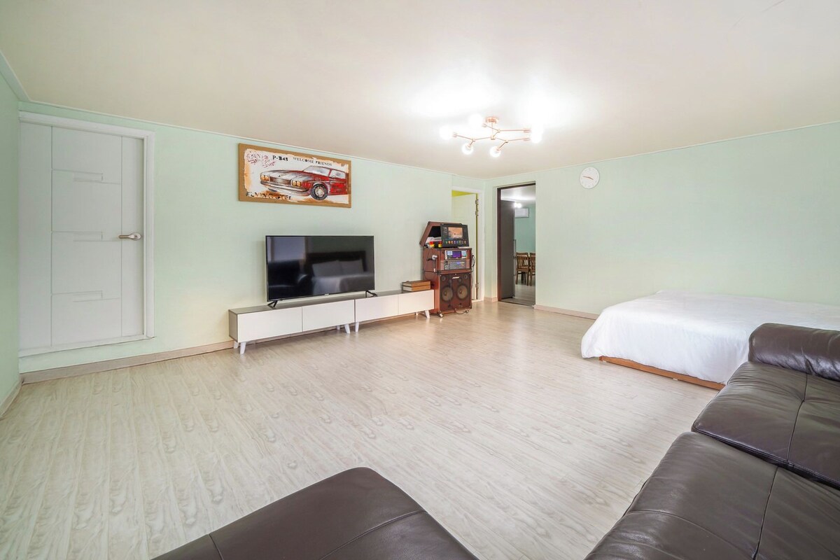 Phòng cơ bản, 2 phòng ngủ (Cottage No.1) | 1 phòng ngủ, truy cập Internet không dây miễn phí 