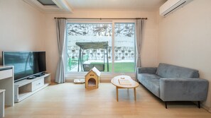 Basic Room, 1 Bedroom (Cottage No.1) | Exterior - Pocheo Welcome Paw and Meow Pet Pension (Pocheon)
