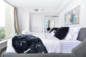 Classic Apartment | Blackout drapes, iron/ironing board, free WiFi - Prestige Yorkville Suites (Toronto)