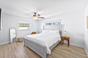 3 bedrooms, desk, travel cot, free WiFi