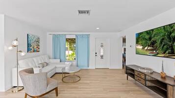 Smart-TV, Videospiele, TischfuĂball, Drucker