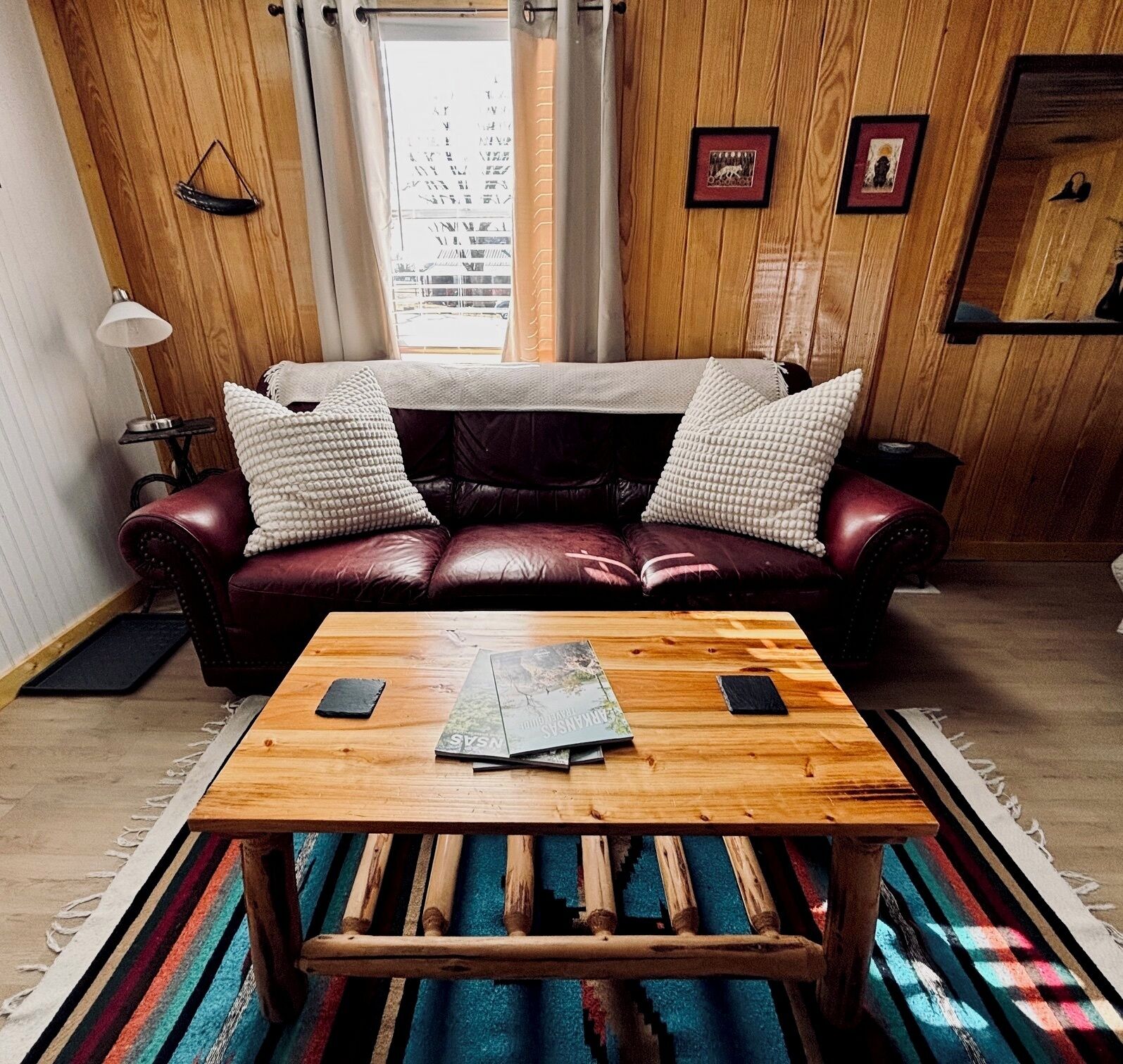 Smart TV, DVD player, books, stereo