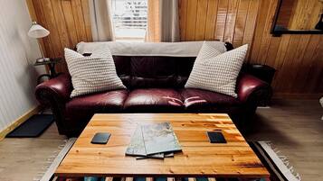 Smart TV, DVD player, books, stereo