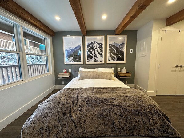 1 bedroom, iron/ironing board, WiFi, bed sheets - Charming studio condo in Aspen walkable to everything (Aspen)