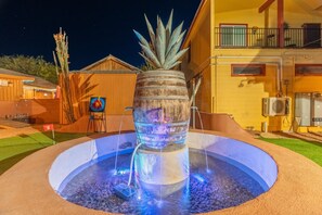 Terrace/patio - China Mary Inn: "China Mary's" House right on Historic Allen St in Tombstone (Tombstone)