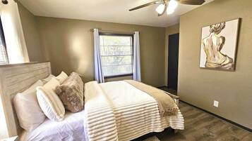 2 bedrooms, iron/ironing board, free WiFi, bed sheets