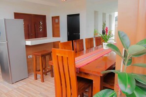 Dining - TJM Hot Spring Villa 1, a spacious 5-bedroom, with WiFi, AC in serene Los Baños (Los Baños)