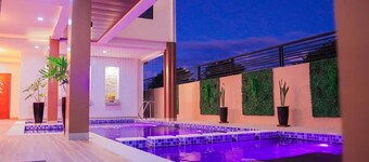 TJM Hot Spring Villa 1, a spacious 5-bedroom, with WiFi, AC in serene Los Baños