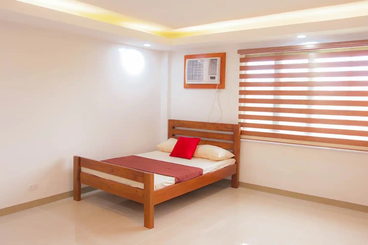 5 bedrooms, WiFi, bed sheets