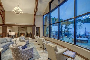 Interior - ๐ Luxury Ski-In/Ski-Out Condo Peak7 HotTub SkiHill Place Bowling & Pool Access (Breckenridge)