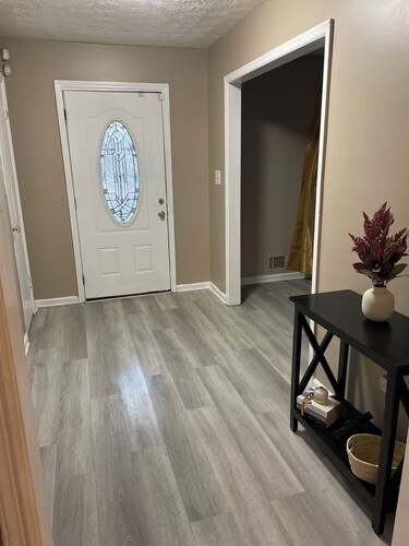 Spacious 5-bedroom house with WiFi and AC in charming Decatur