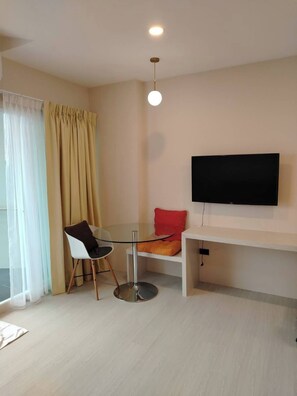 Couples’ dining - Studio View Talay (Pattaya)