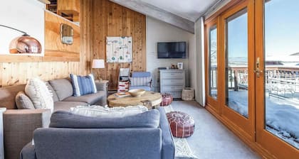 New Listing. 4 minute walk to ski runs AND Historic Main Street in Park City