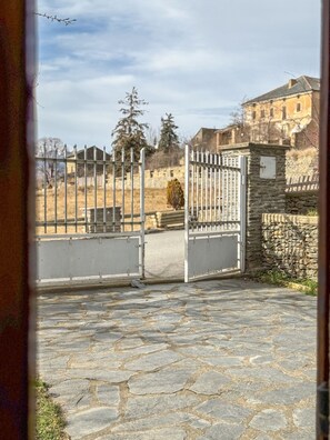 Enceinte de lâhĂ©bergement