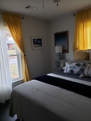 2 bedrooms, desk, iron/ironing board, WiFi