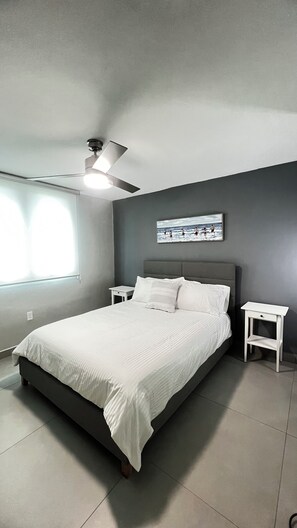 3 soverom, skrivebord, strykejern/-brett og wi-fi (inkludert)