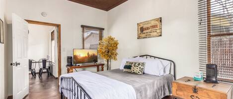 1 bedroom, iron/ironing board, free WiFi, bed sheets