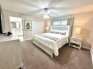 4 slaapkamers, een strijkplank/strijkijzer, reisbedje, gratis wifi