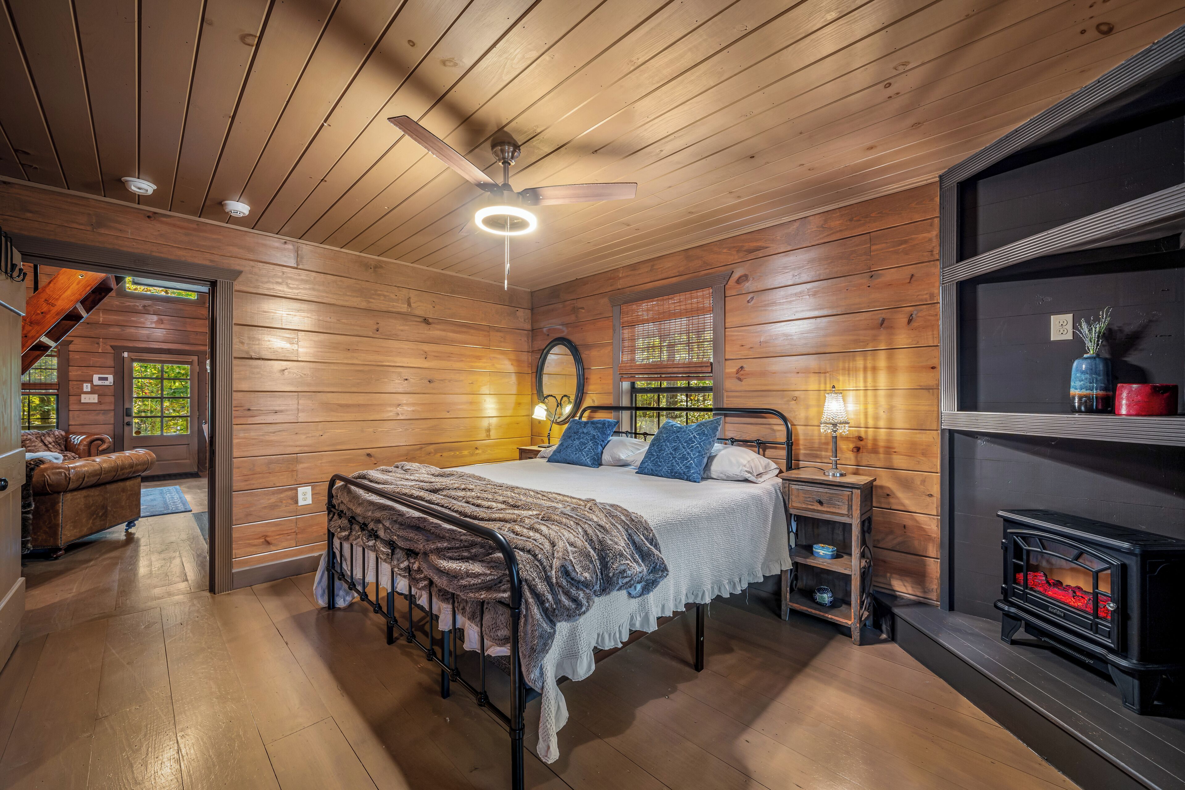 2 bedrooms, desk, iron/ironing board, free WiFi