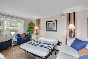 3 habitaciones, tabla de planchar con plancha, wifi y ropa de cama 