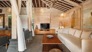 Living area - Taramille by Villa Finder (Kerobokan)