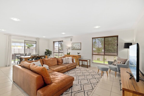 Smart TV - Spacious 3 brm home close to Toowoomba Hospital (Harristown)